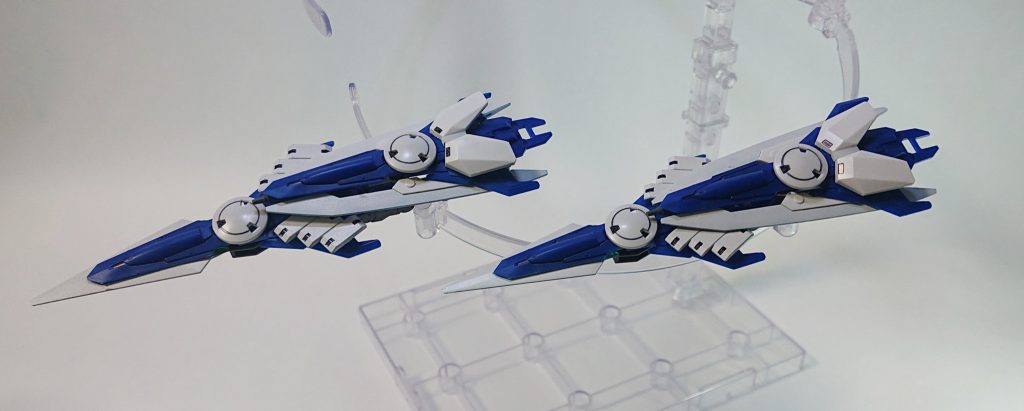 ジョイントで接続したまま大型ドラグーンとして使うことも出来ます。2機分のコンデンサが接続され、この状態ではより強力な砲撃やビームシールドを転用したビームソードでの攻撃が可能となります。