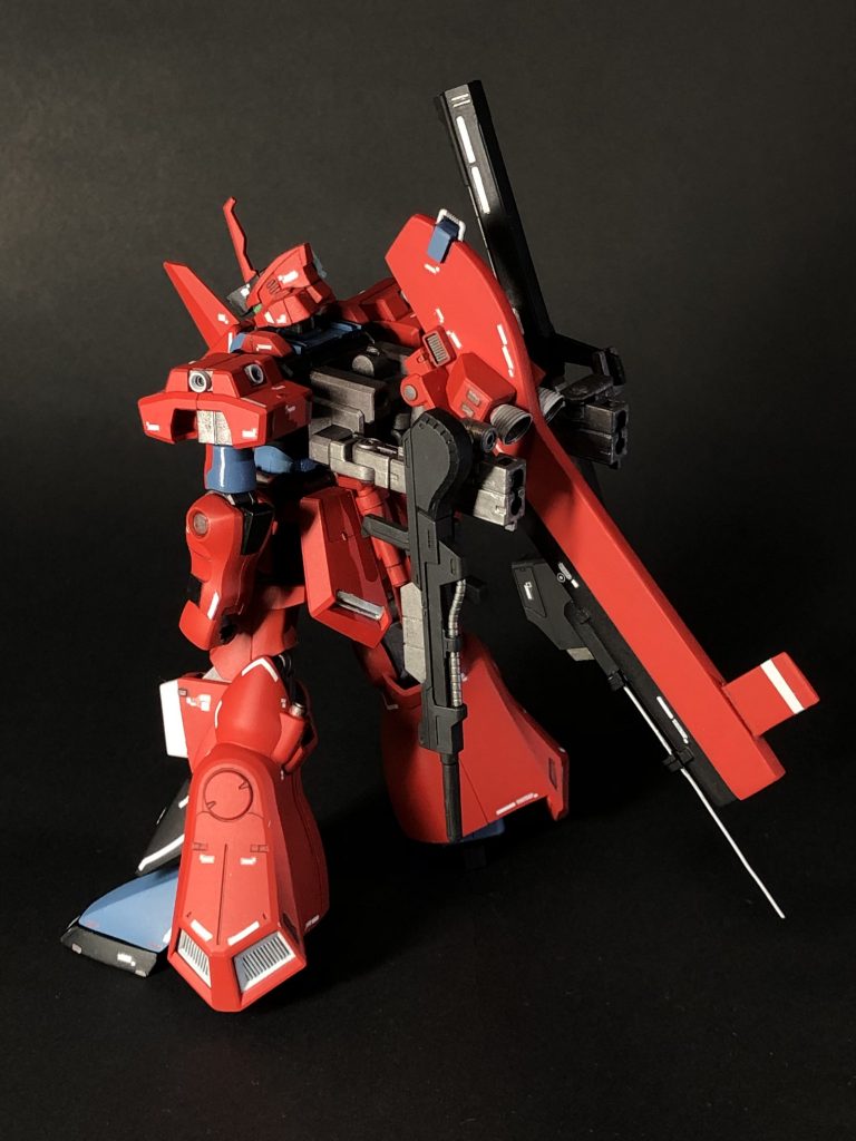 ランドセル部のロングテール・バーニアスラスターはプラバン積層です。今回アンテナ部分は真鍮線にしてみました。強度が高くてプラ棒よりいいですね。