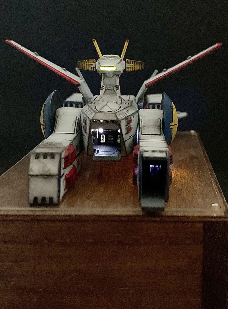 電飾する為に各カタパルトの内装を頑張ってみました。