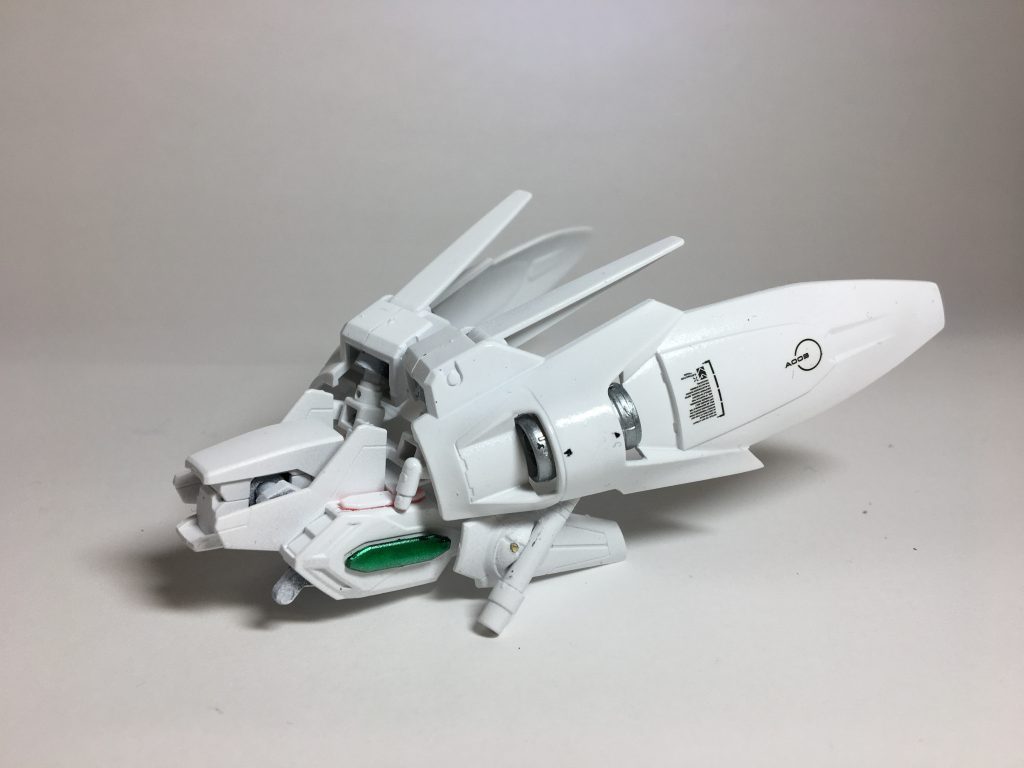 高機動ユニット。機体の運動性や機動性を補助するもので本機の大型ウイング部分とのバランスを保つようにもなっています。またビームサーベルも装備してあり本機にとって欠かせないユニットとなっています。 