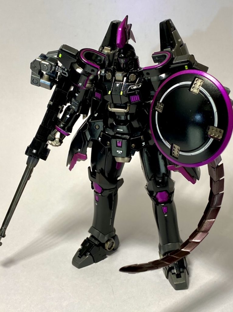 コンセプトは漫画版Wでトレーズが搭乗した「ブラックトールギス」を基に、マリーメイアが矯正されないまま大人に成長し地球圏統一国家の支配者となった未来の乗機という想像で作成。OZの理念なき「勝者」の機体を形にしました。しかし女性らしさのカケラもないのはデキムが発注したからですね。