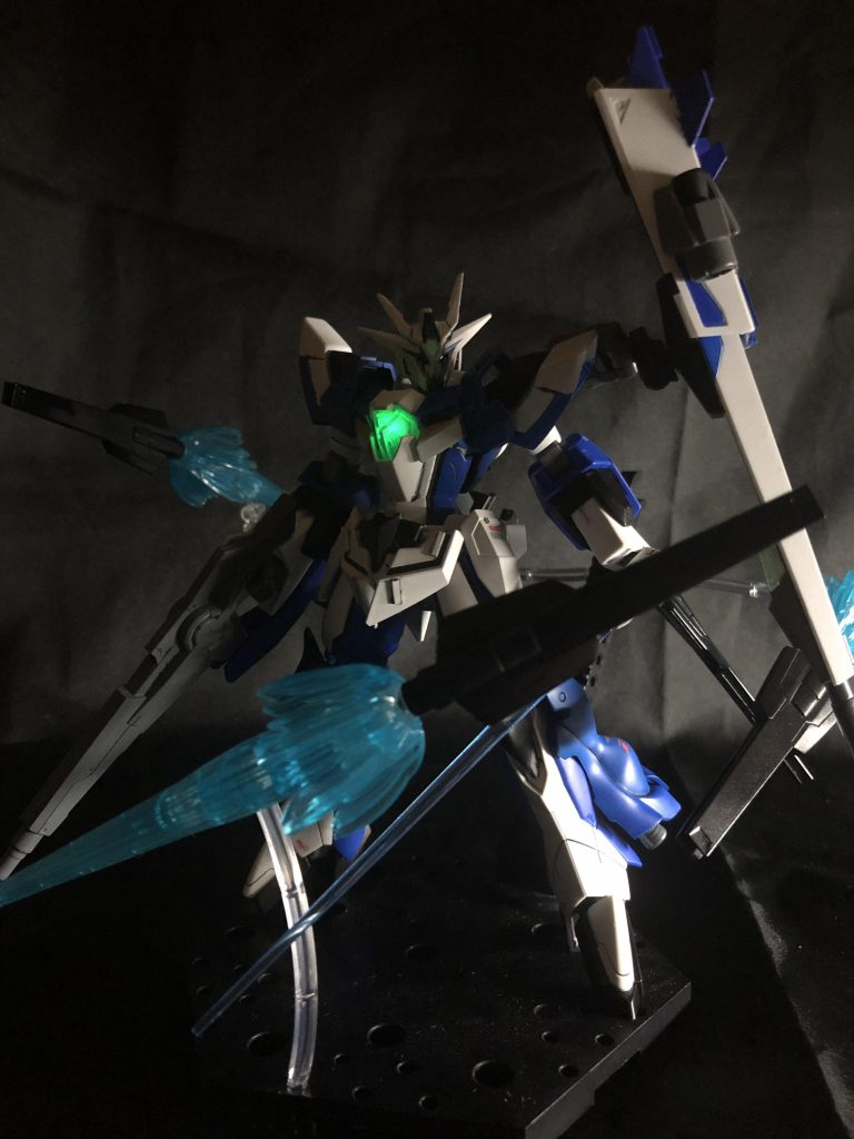 今回のお気に入りの1枚です。本機では初の試みとしてLEDを用いたライティングを行いました。光るのは胸部だけですか個人的には大満足です。