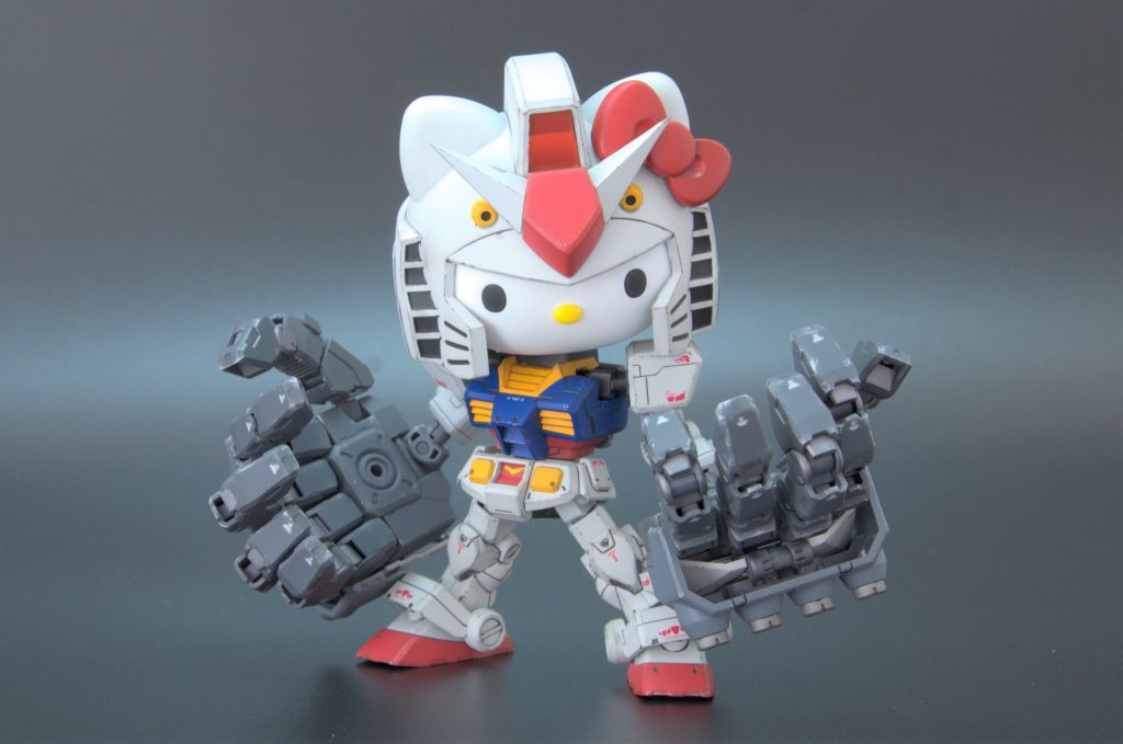 キティコラボのキットが手に入ったらやってみたいと思ってました。ボディをSDEXからSDCSに変更。加えてシルエットブースターで関節を延長しました。更に、コトブキヤのオーバードマニピュレータの関節をボールジョイントに改造して接続。なかなか厳ついキティちゃんになりました。これで和解も完璧。