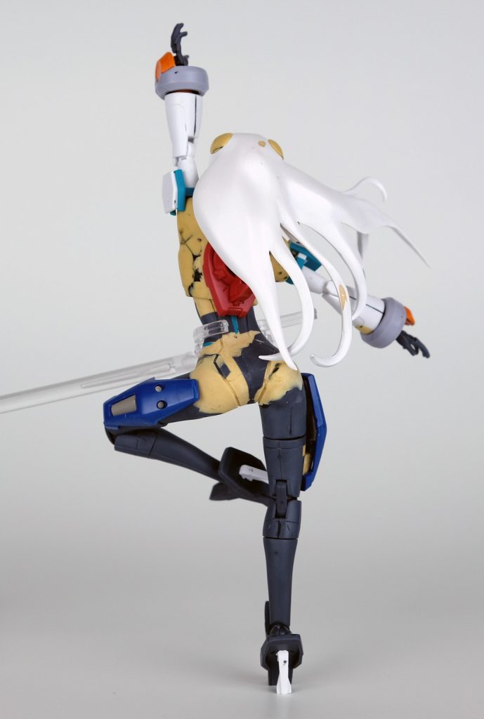 スーツの背中のランドセルにはHGアストレアのGN ドライブをミキシングしています。