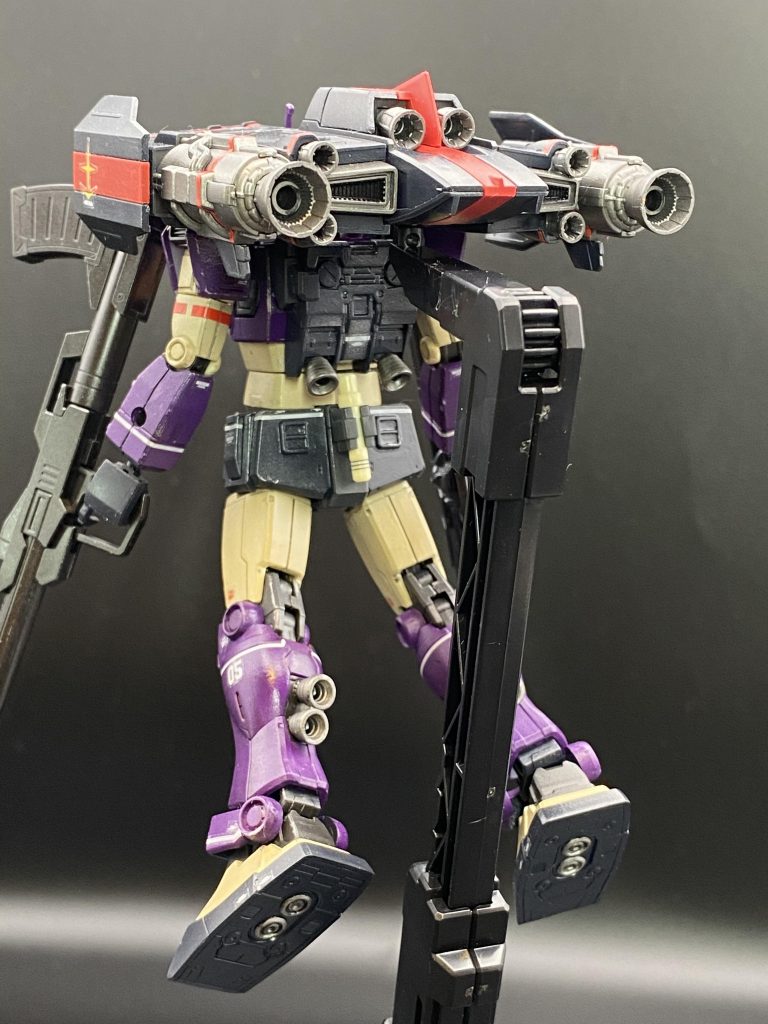 この速そうな後ろ姿と一年戦争の機体とは思えない重武装感、堪らないですね!