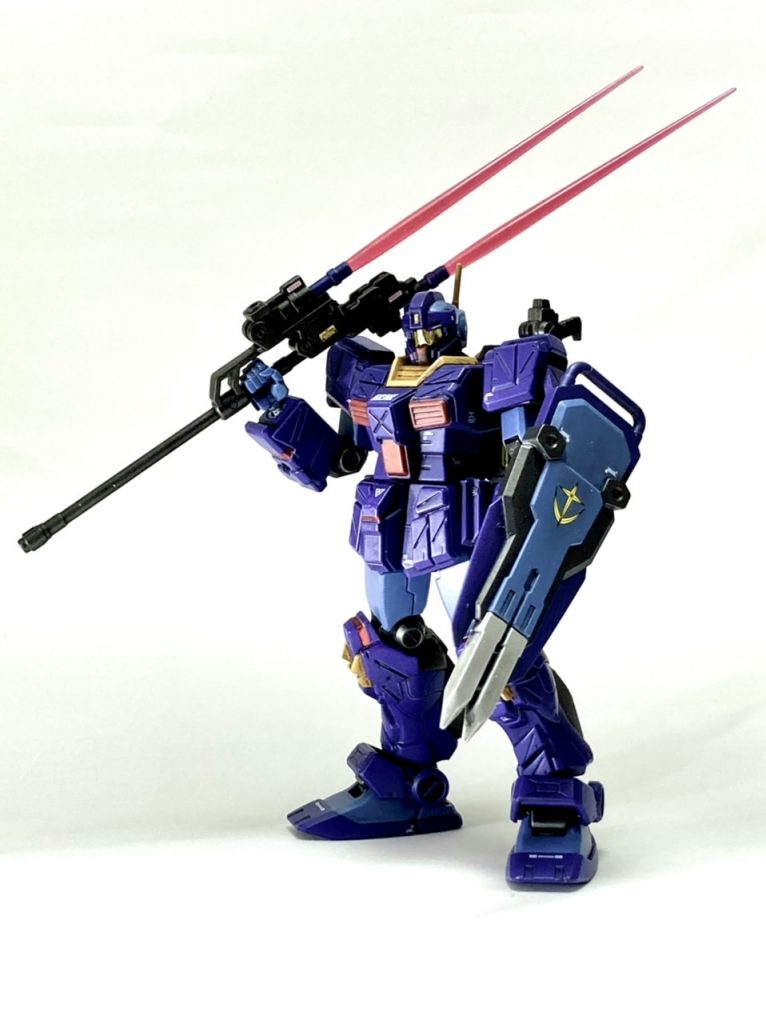 実際は細かなマスキングができず、ただ紫の機体になってしまいました。