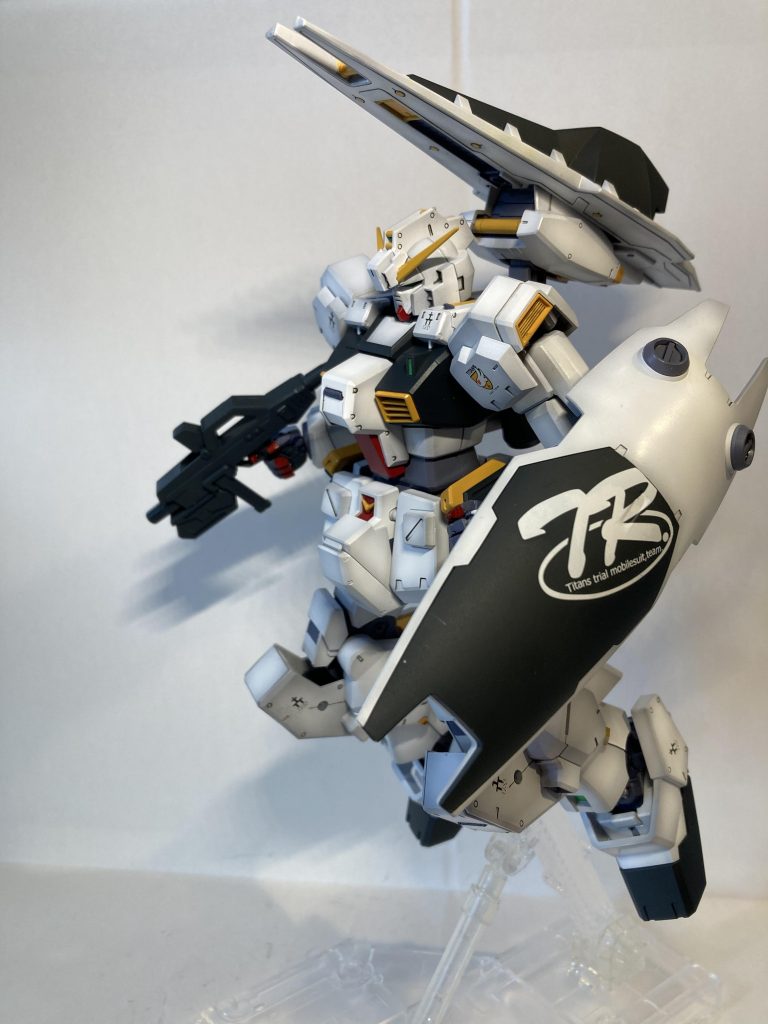 デカールは初めて段差消しをしてみました。思ったよりうまく出来て良かったです。