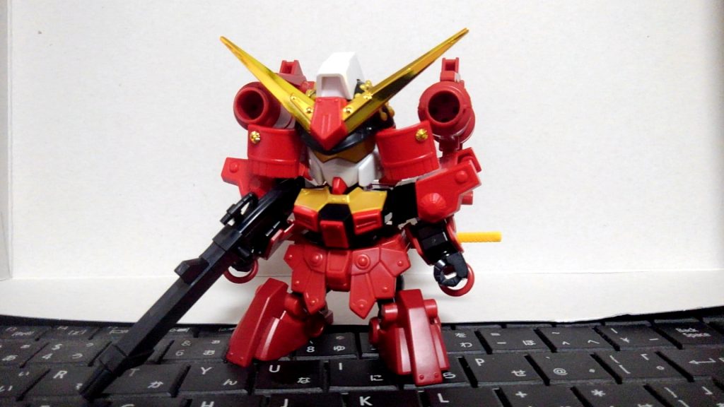 塗装前の状態です。口のスリットは溶きパテで埋めています。