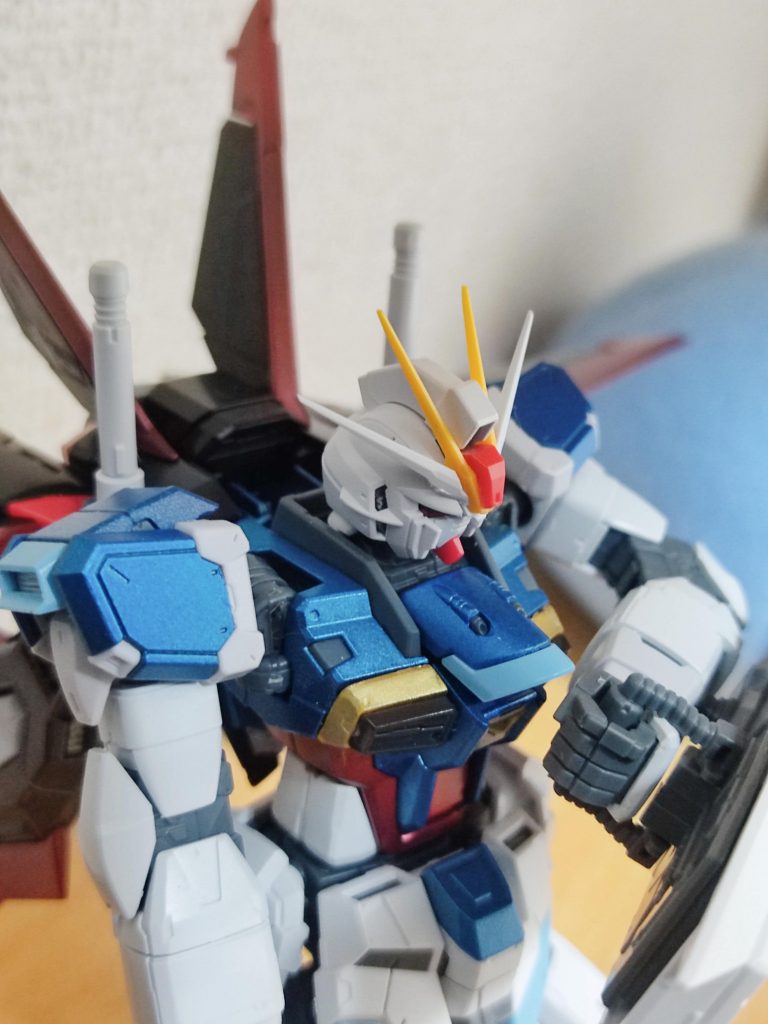 一眼レフカメラもあるのですがいかんせんポージング、ライティングが上手くいかず、次の制作に取り掛かりたくなる欲求に負けて、適当に写真撮ってしまいます（泣）