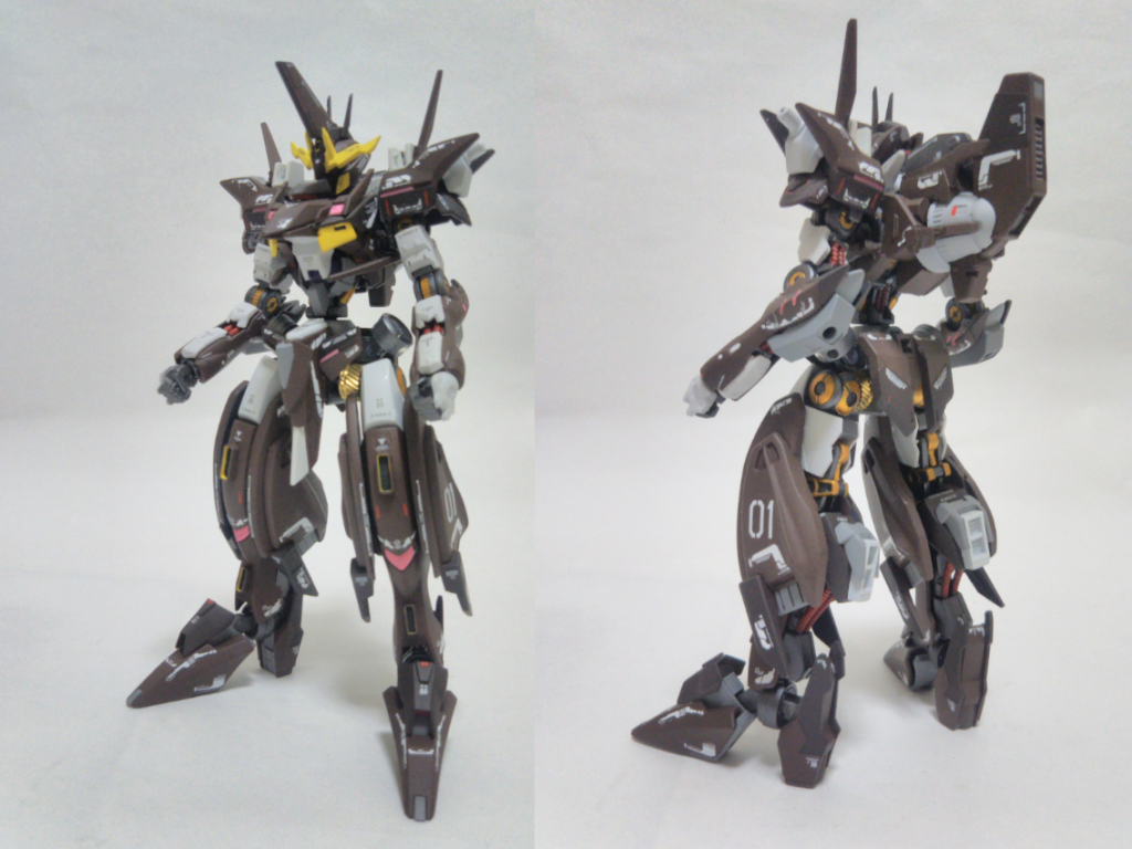 発掘されたガンダムフレームに外装を取り付けた状態スローネアインの特徴を残しつつ鉄血キットとミキシングしてみました!