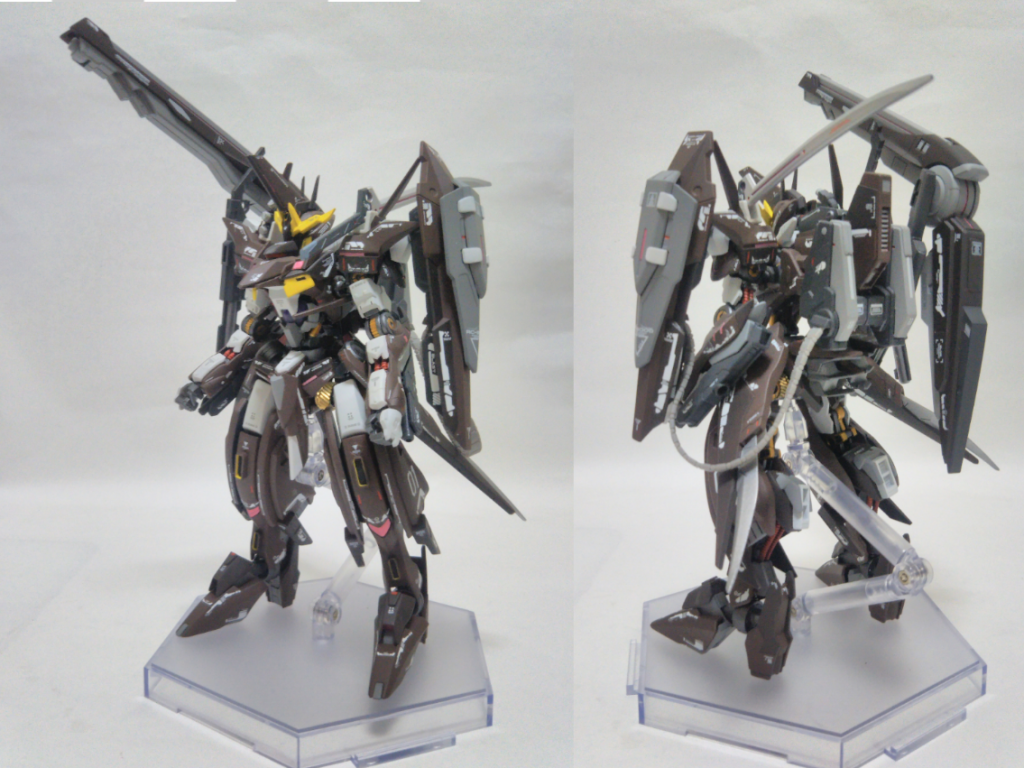 最終決戦形態背部に大型の武装を搭載積載量が増し、機動力が低下するが遠距離からの攻撃を可能に