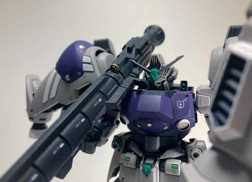 カラーは重厚さが出るようにグレー基調にしてみました。脇腹のボリューム感がお気に入りです。