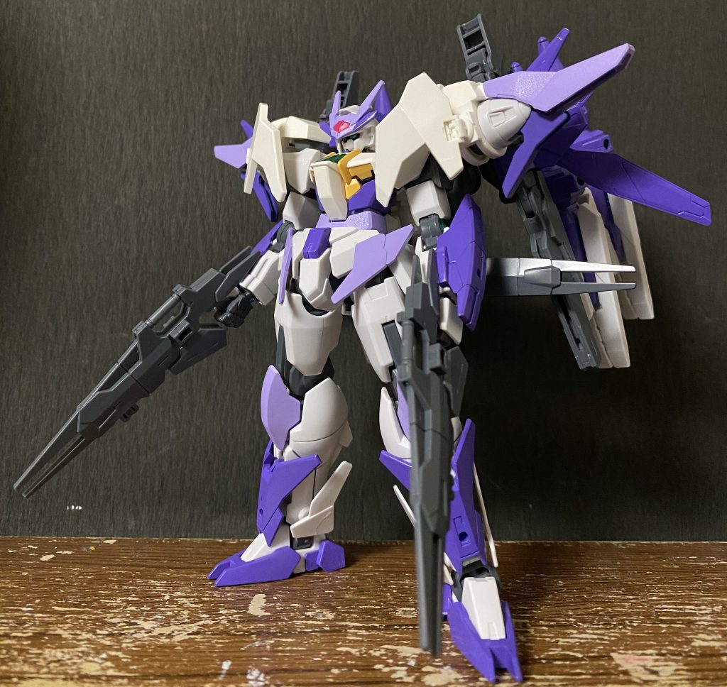 ダブルオースカイ自体がいい出来なので、アレに寄せるためにHWS&SVカスタムウエポンセットのシグマシスファンネルを4つ積んだ以外は手を加えてないです。