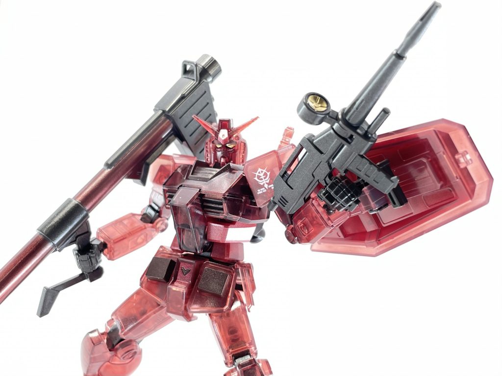 ビームライフル武器や関節などはメタルブラックで光沢と輝きを持たせて映えるようにしました。