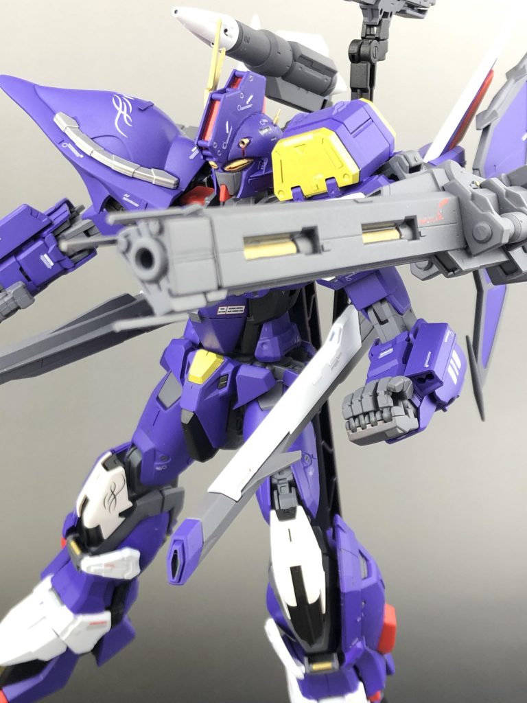 カラーリングモチーフは言わずもがな、ザンスパインをパクt…リスペクトしてこの配色に。赤には蛍光塗料を混ぜたものを使用。