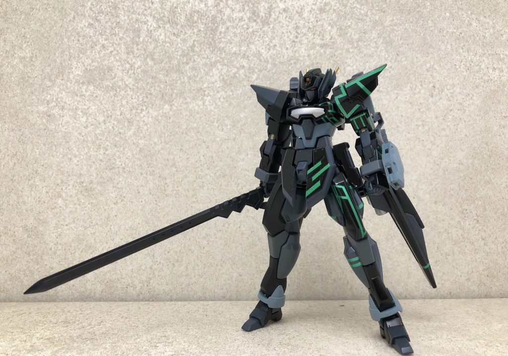 地上戦仕様無重力戦仕様とは違い、ビームマシンガンと実体剣を基本装備とした近〜中距離戦仕様。その他武装は無重力戦仕様と同様に、ニードルガンとビームサーベルがオリジナルのまま付属している。