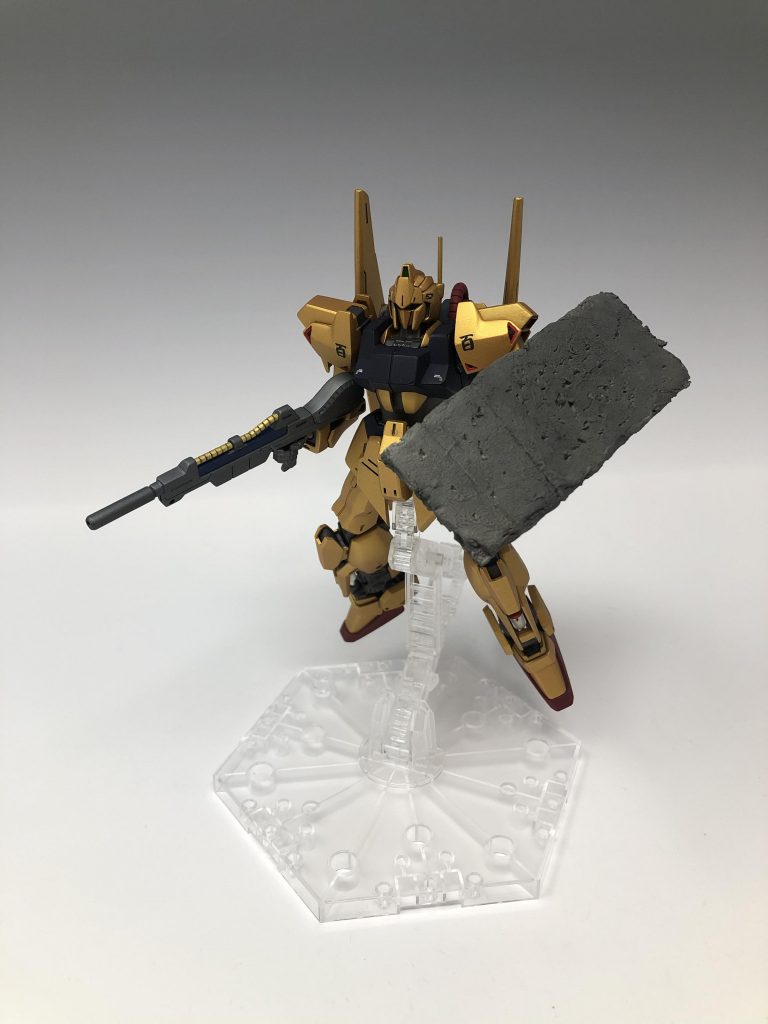 まだだっ!! まだ終わらんよっ!!劇中で装備していたデブリシールドをスクラッチしました。雰囲気重視のオマケ的存在なので作りはテケトーです。デブリシールドって百式さんに結構似合うと思うのですが、コレを作っている人はネットで殆ど見かけません。地味だからでしょうか。