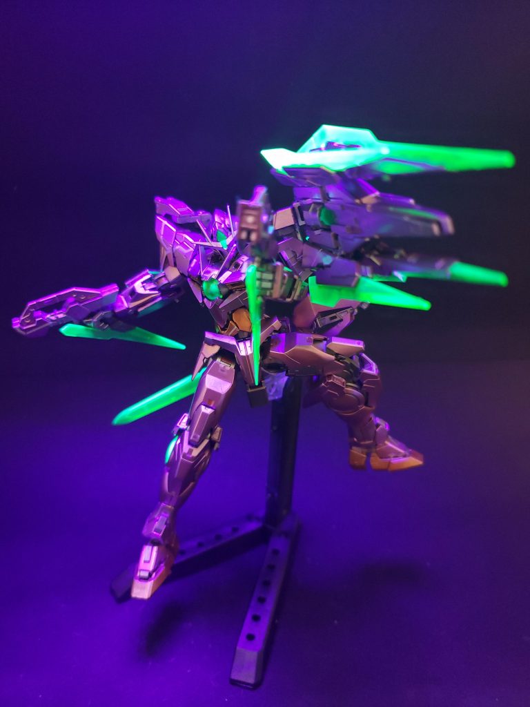 これにGNガンブレイド単体の変形モードを含めれば、その数は8種類にも上る