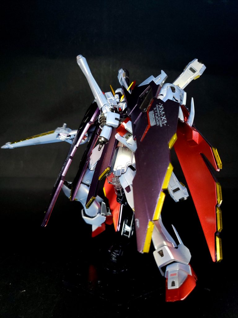 バスターガンザンバスターの照準器・銃身・フォアグリップを構成するビーム・ピストル。形状は海賊のイメージにふさわしく古式拳銃に似るが、トリガーガード様のパーツはない。分離形態であるだけに、威力はザンバスターより劣る。