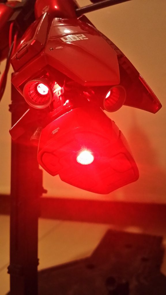 脚部バーニア発光