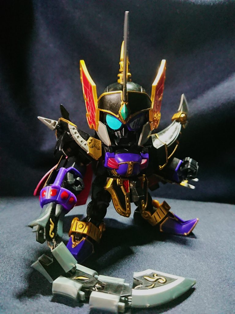 機駕五将の筆頭大将軍で、曹操の右腕と称される隻眼の将。曹操旗揚げからの最古参で、その武名は弟の夏侯淵と共に三璃紗に轟く。巨大な剛剣 蛇骨剛剣を鞭のように振るい、蛇流絞斬を繰り出す。