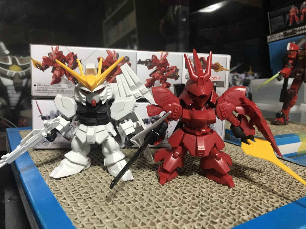 SD-EX νガンダムと仮組を完了。サザビーから作業を始めました。νガンダムはボチボチ作業をしようと思います。
