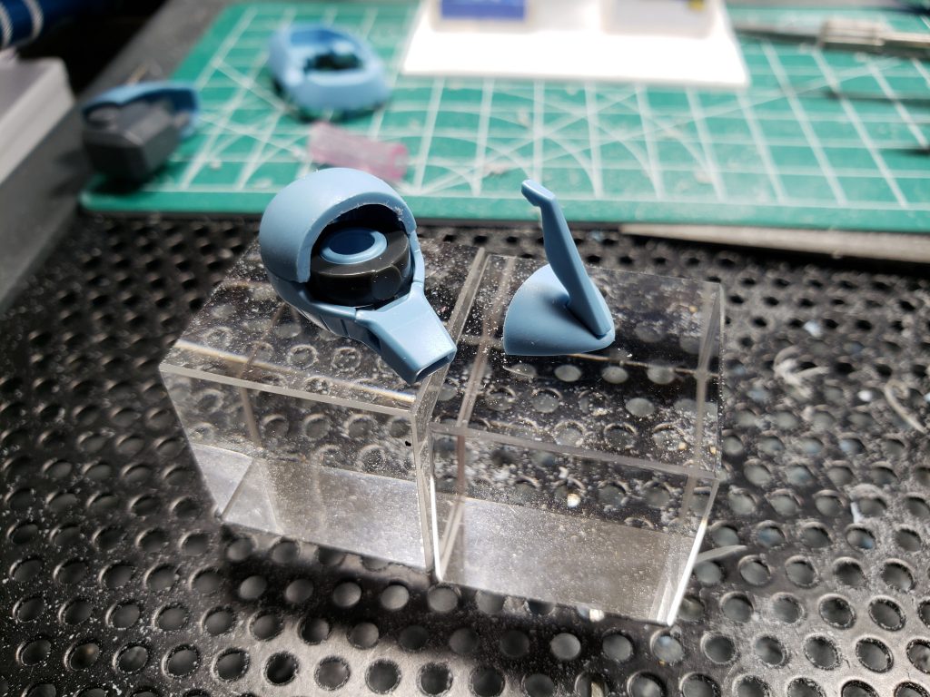 頭をノコでカットしました