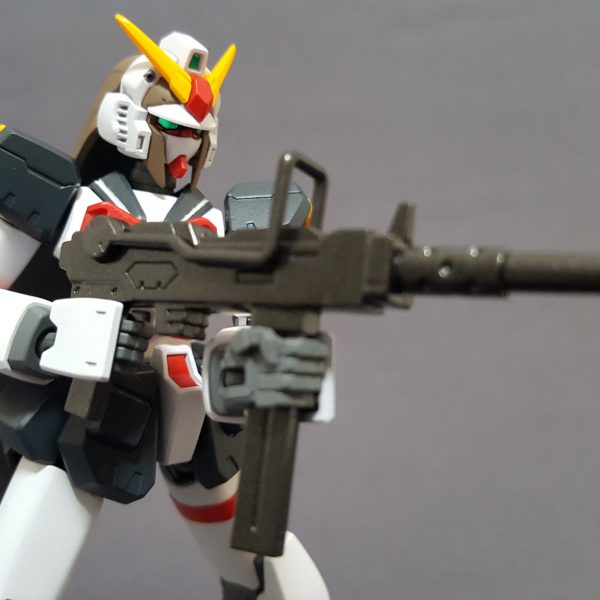 ノーベルガンダムと機関銃