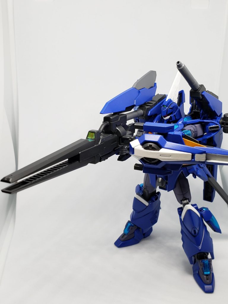 出力可変式ペレカーヌスビームランチャーのフルランチャーモード。シールドとスタビライザー内蔵バッテリー、バックパックと接続し最大で3発まで発射可能。