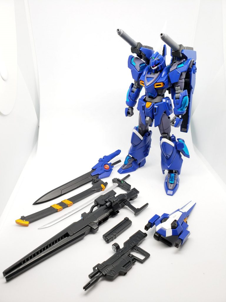 武装一式構えている写真はありませんが、ソードピストル改も使用することができ、サイドスカートかバックパックにマウントが可能。