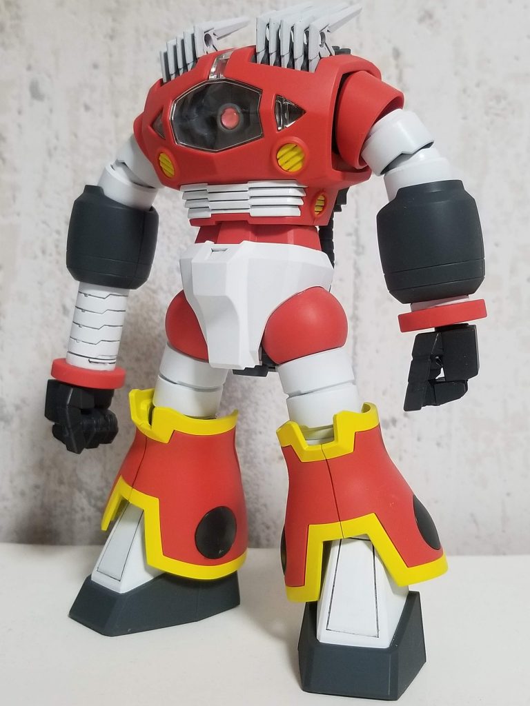 素立ち正面右手のアームユニットが設定画をイメージです。3体目ともなると、ポージングが浮かびませんね