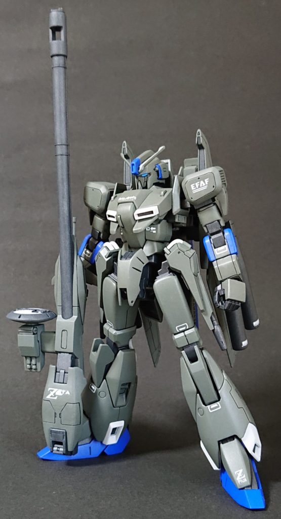 腕や足に対して胴体が少し寸詰まりに見えたので、首と腹部(胸下)で延長してみました。