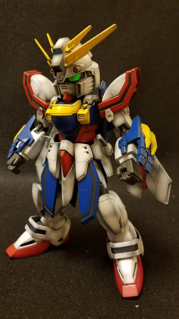 フロントショット今回は初のデフォルメ化に挑戦ということで一番にイメージしたのがGジェネのスタイルでしたのでそれに近くようにパーツを合わせていきました。今回は瞳部分をラピーテープを貼りました初めて使いましたがSDの選択肢としてはとても良いですね🎵