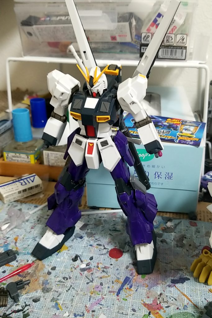 ビームサーベルと腕部のビームガンは∞ジャスティスのファトゥムのビームを使用