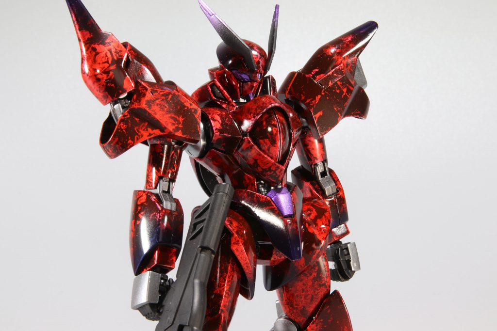 左から角にメタルパープルでグラデかけたのが怪しくていい感じに