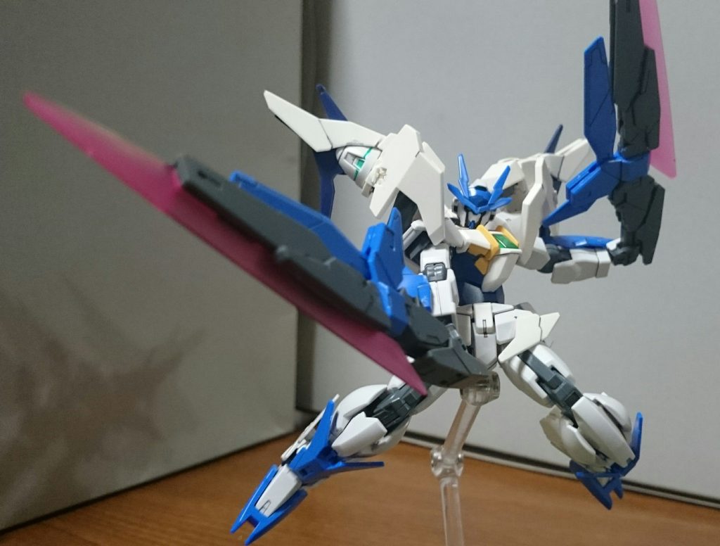 ・アームドウイングバインダー(メビウスアロンダイト)こちらはバスターソードを担う形態ス。エフェクトは専用のものが付属