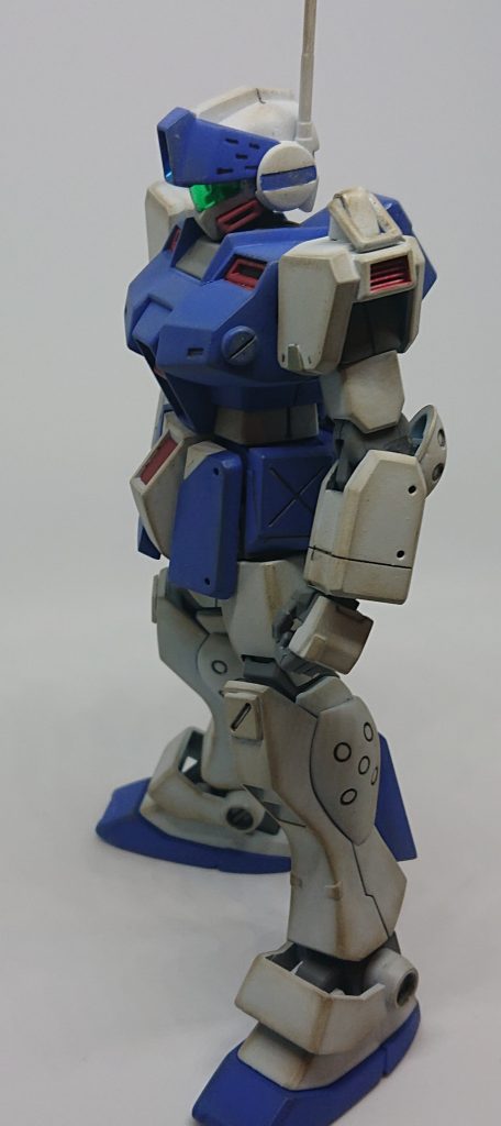 今回はデカール無し、ウェザリングマスターでの汚しのみです。