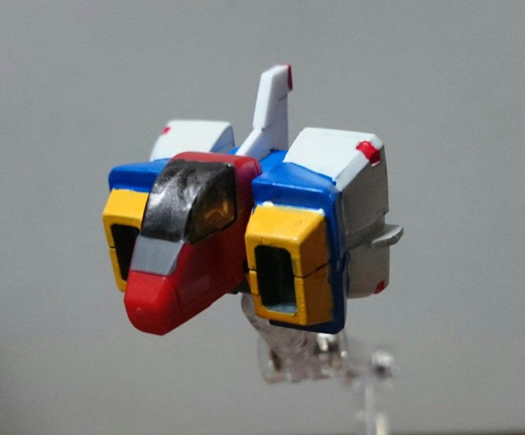 ・コアファイター塗装箇所は……・グレー……機首、ダクト内部・ホワイト……胴(下部)※うっかり塗らなくていいところも塗ってしまい、ブルーの部分も塗装してるっス・レッド……胴(下部)、尾翼・ヘビーガンメタリック……キャノピー※キャノピーフレームのイエローはモールドがなかった為省略・イエロー……ダクトスタンド接続用の3mm穴を下部にピンバイスで開口してるっス
