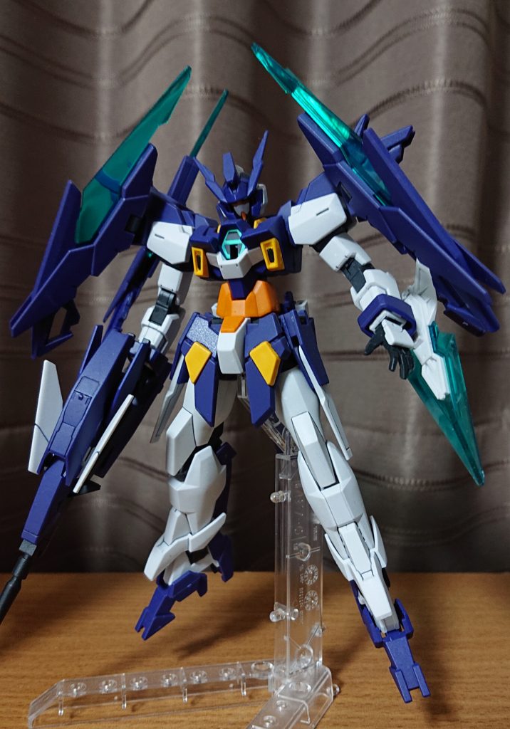 まずは正面からのショットです。簡単フィニッシュ、全塗装、スミ入れと言う、スタンダードな構成で作成しました。