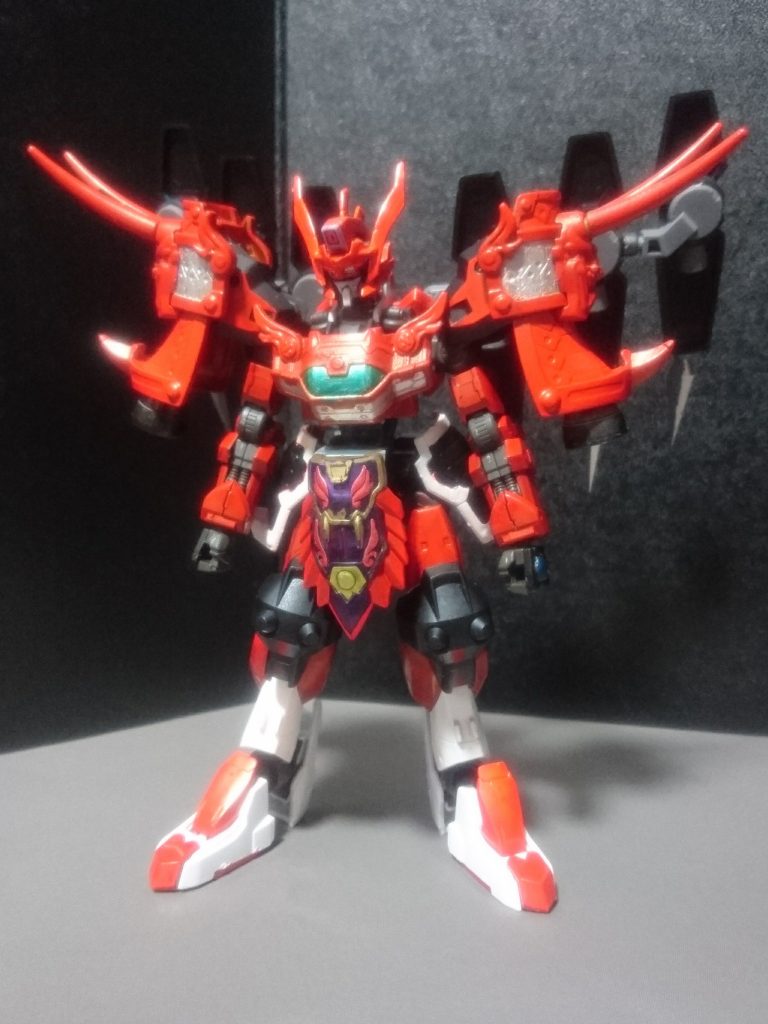 機体の色が赤いのは、当初はスパロボOGのペルゼイン・リヒカイトをイメージしたのを作ろうとしていた時の名残です。