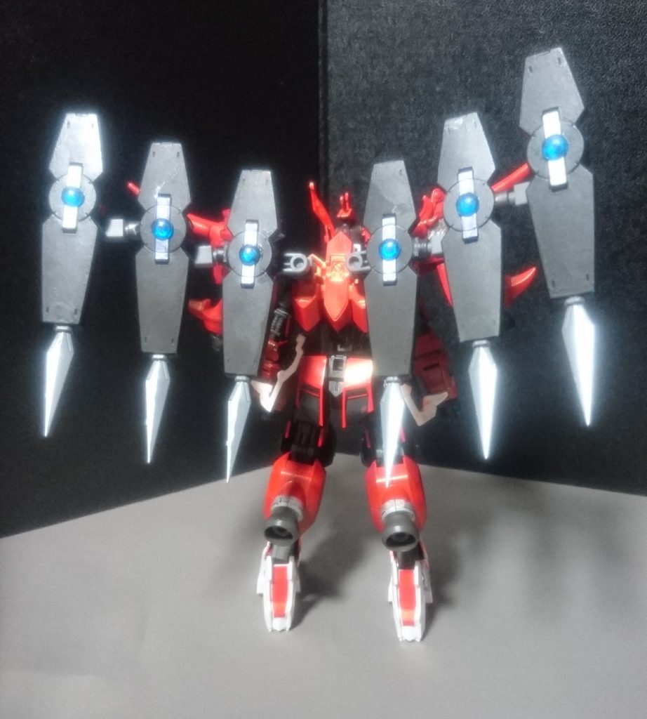 背中の6枚のブースターは可動します。