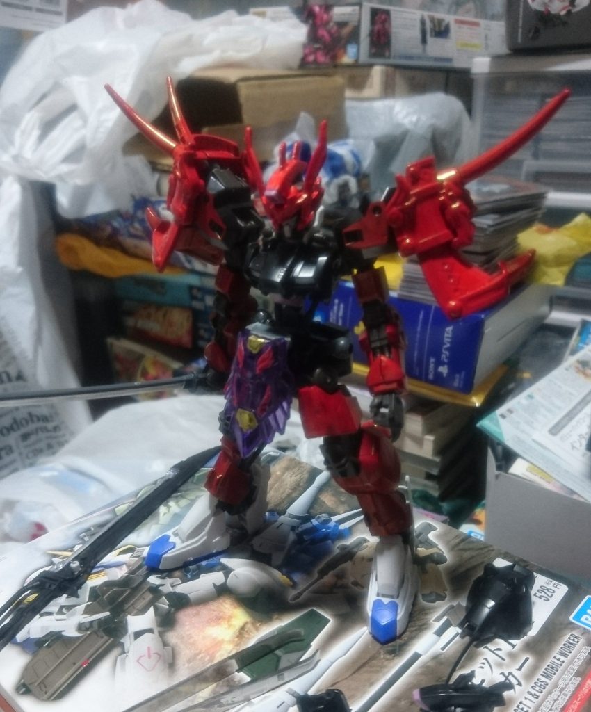 作り始めの頃になります。当初はもう一体玄武装呂布トールギスをヤフオクで買おうとしていたのですが、うっかり寝過ごし逆転負けしていました。もし買えていたら、膝にも肩の鬼付き装甲を付ける予定でした。