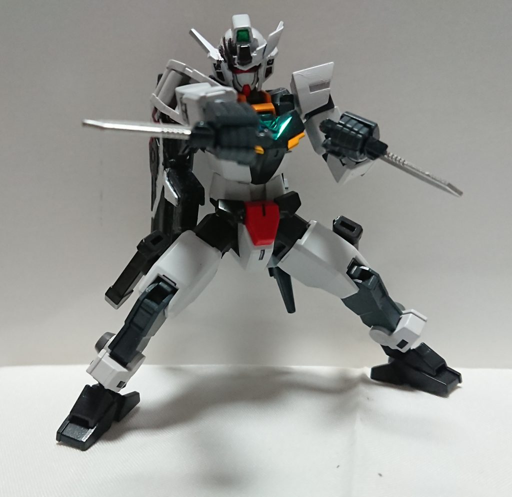 コアガンダムKKアーマー装着前のコアガンダム主武装は2本のコンバットナイフとショートライフル