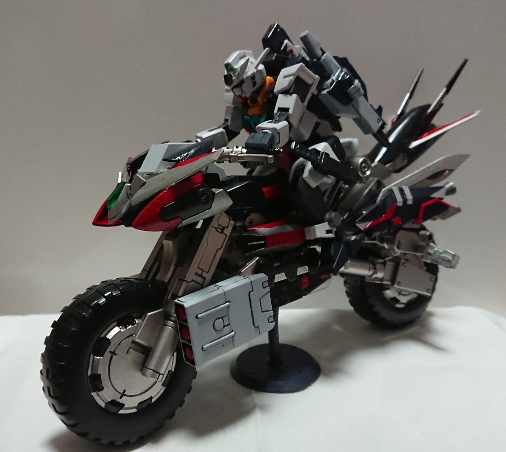 コアガンダム搭乗地面に足がついてないのは愛嬌ということで