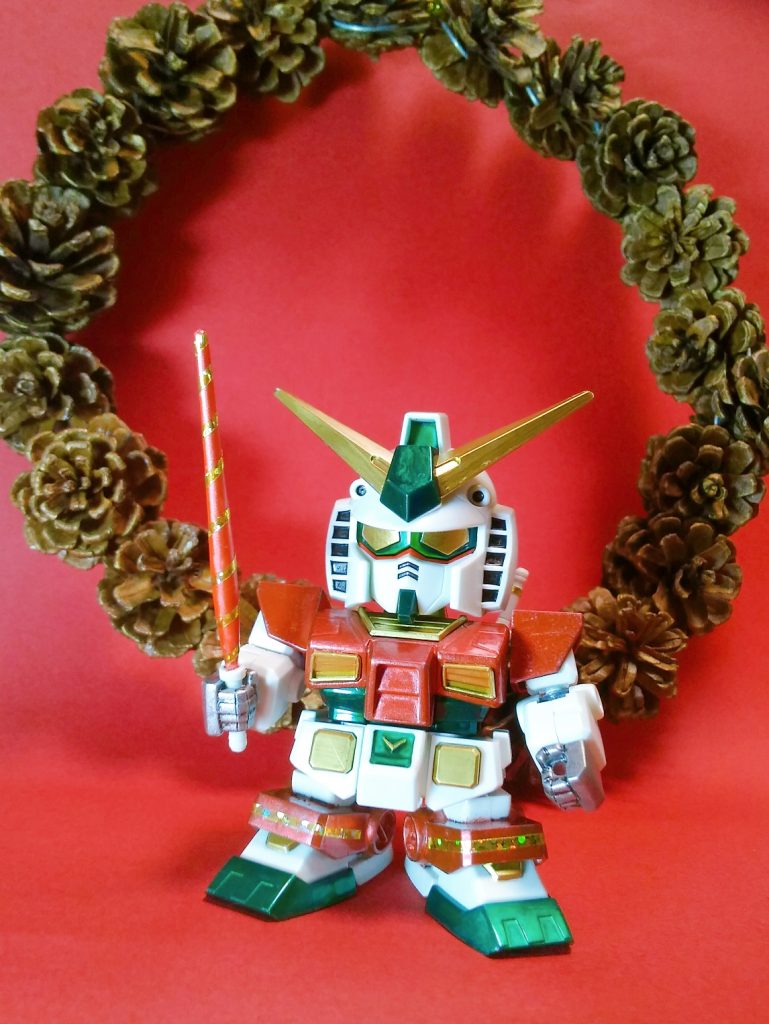 ガンダムメタリックマーカーで部分塗装です。赤は他の色より隠蔽力が弱めなので、先にシルバーを塗っています。100均のラピーテープを貼ってキラキラ度アップ✨