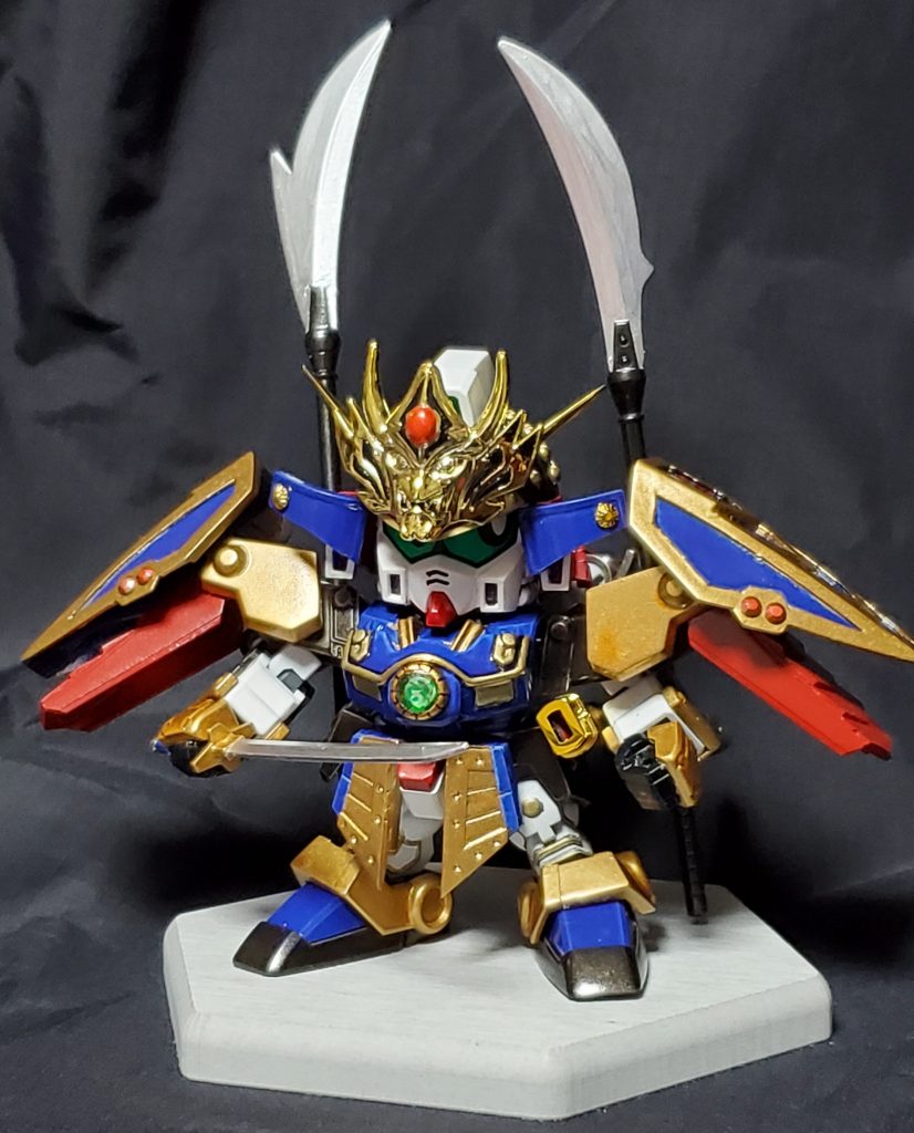 肩鎧などの新規ポッチリは100均のジュエリーシール。SDには役立つ感じです。塗装はアクリジョン レッド、コバルトブルー、ゴールド、黒鉄色が主。もっとうまくなりたい!