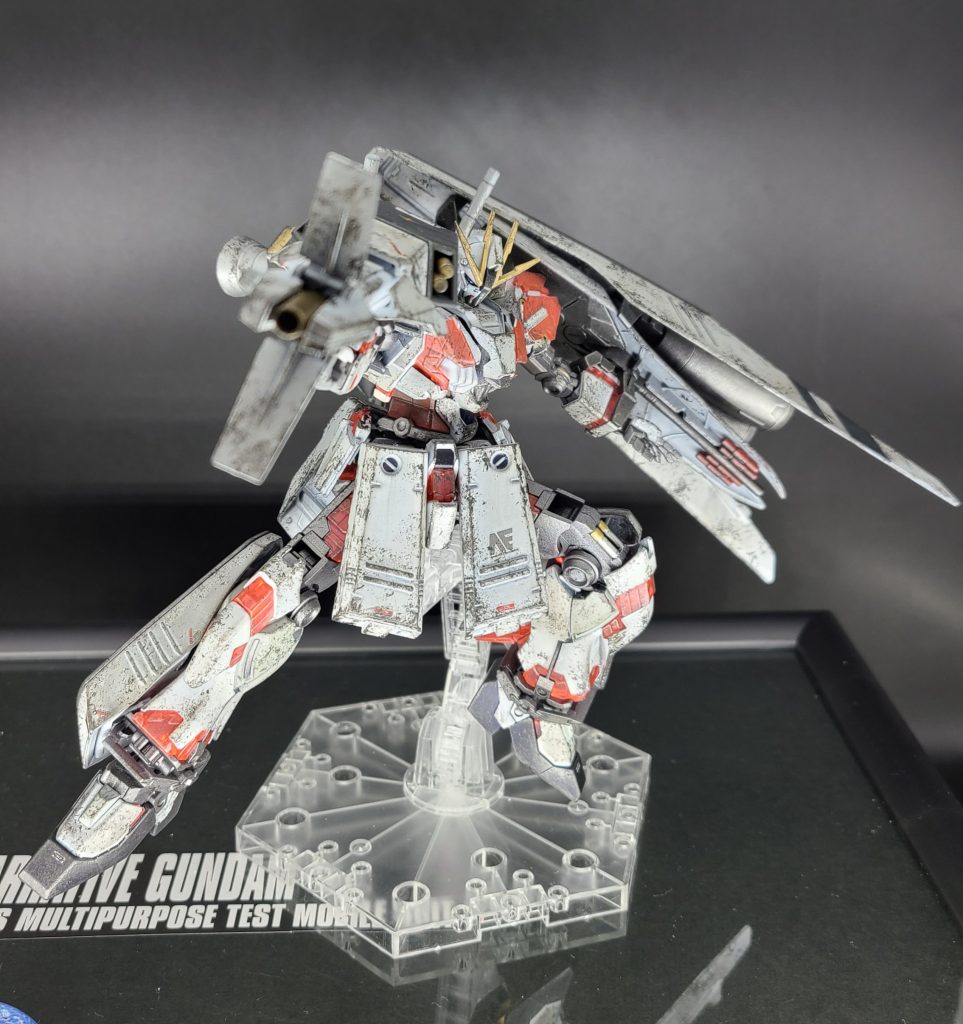 胸のパーツは取り外せます。