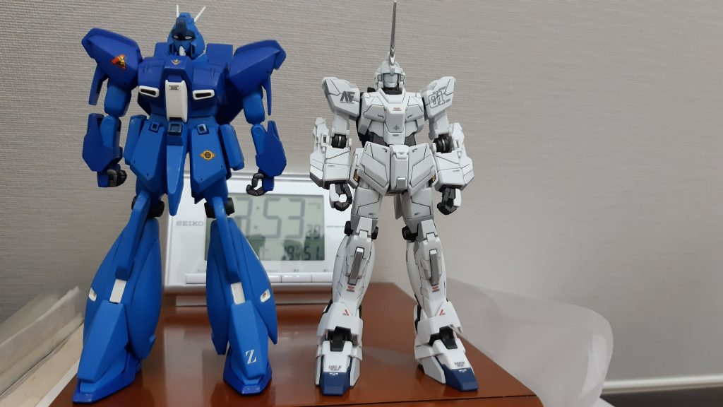 同じ1/144なのに、旧キットは頭ひとつ大きいです。