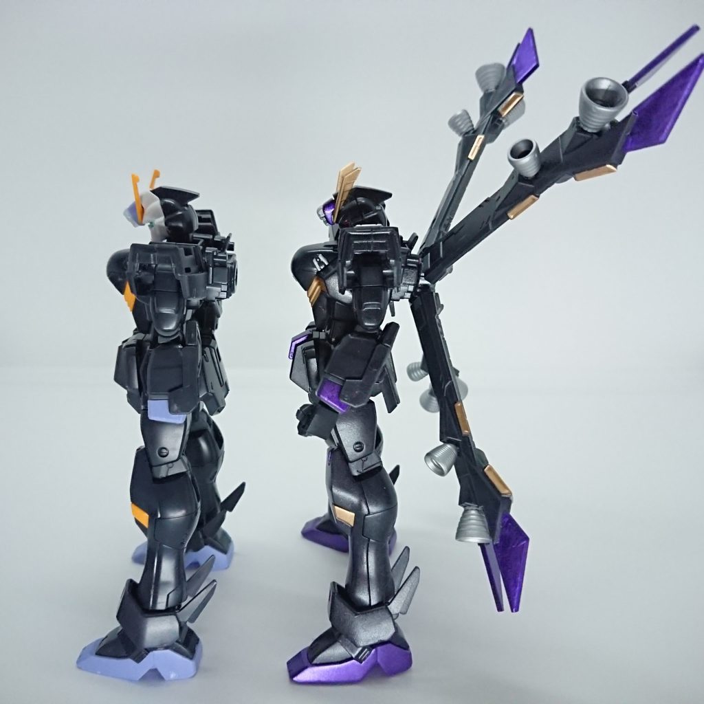 制作にあたり、ミスに備えて手持ちのX1やフルクロスのパーツをかき集め、デザインが共通のものはそちらから使うようにしましたその結果HGX2のパーツはこんなに余ることに…これはX2なのか黒いX1なのか…