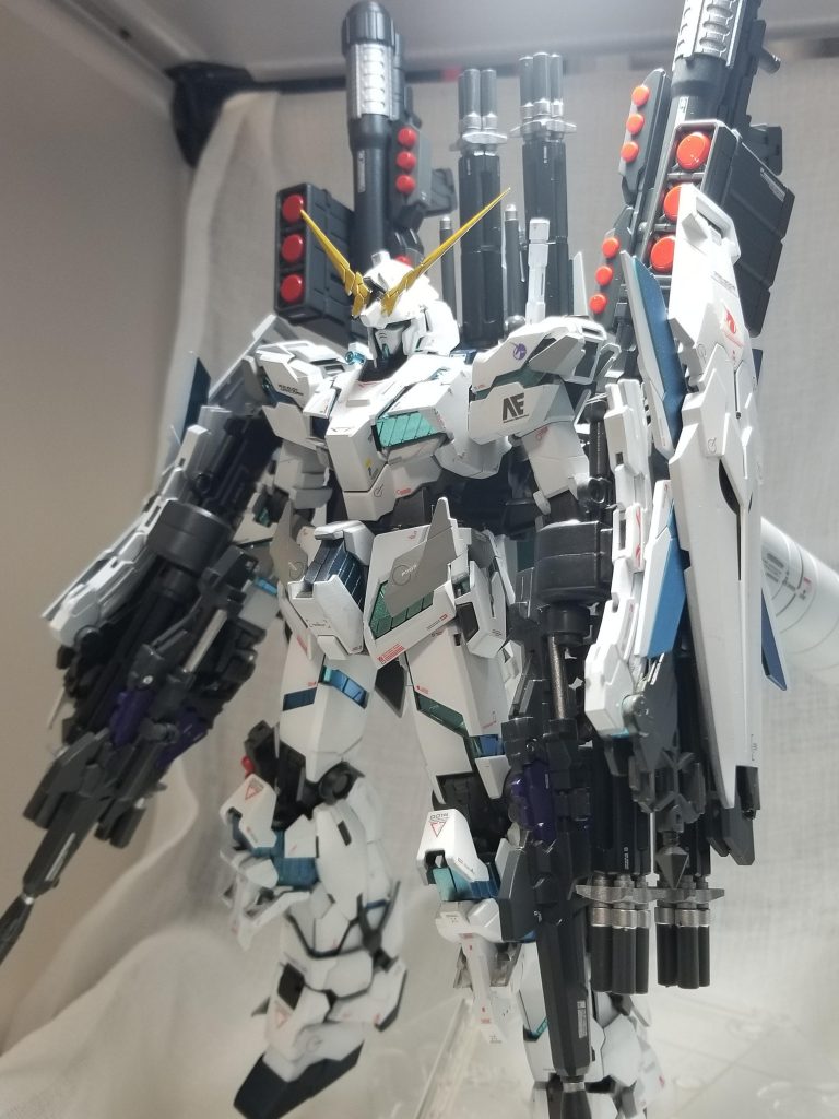 合わせ目消しが不十分だったり、パーツ壊したりストップ&ゴーを繰り返し、ぼちぼち作って自分が満足して作れたと思います。まだまだ未熟だけど、また新しいことにチャレンジして自己満プラモライフ続けていこうと思える初全塗装作品でした。閲覧ありがとうございました〰️m(_ _)m